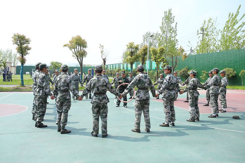 没有原则的父母，只会教育出没有原则的孩子(图1)