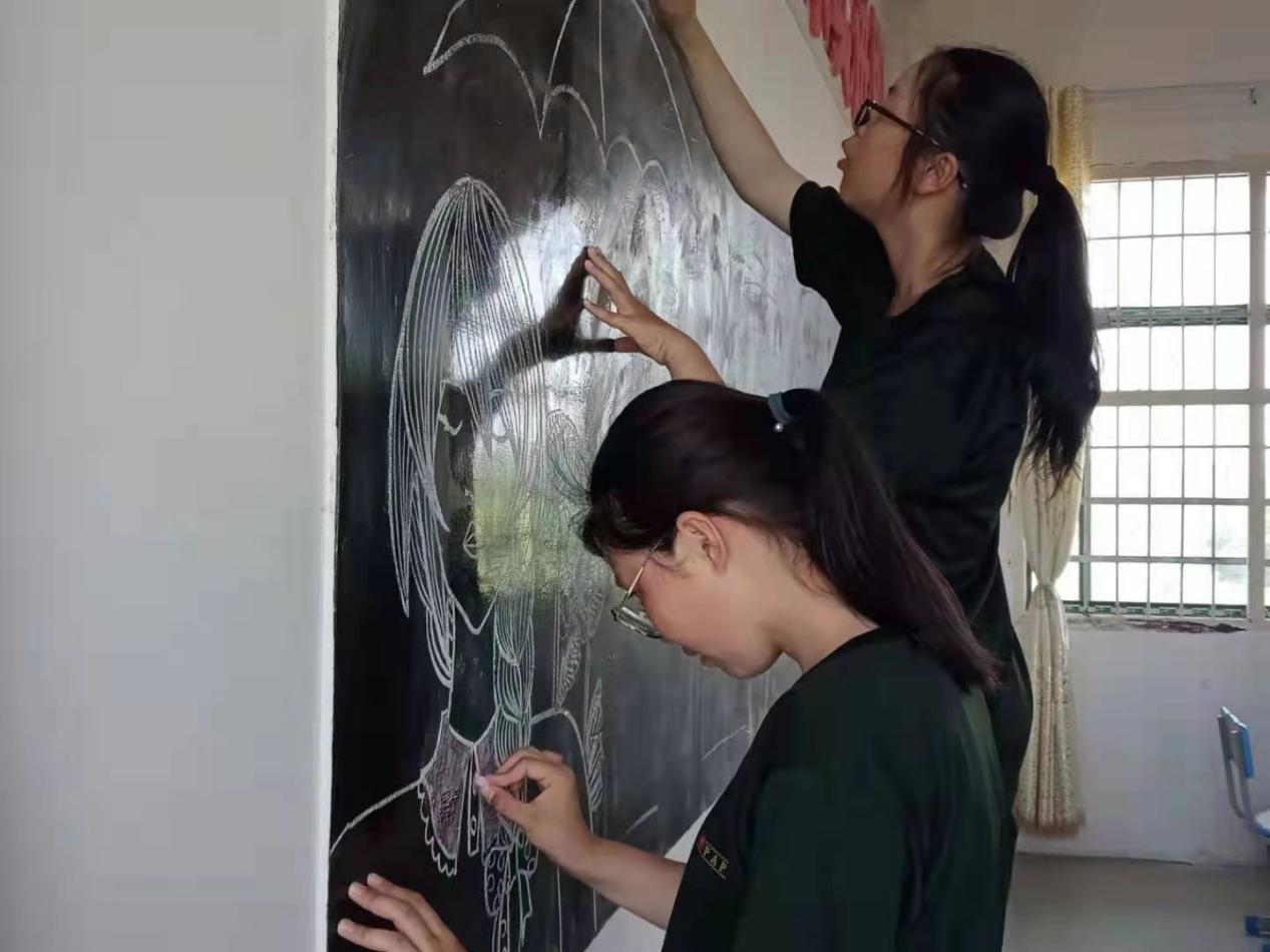 母亲节特制黑板报，表达对母亲的感谢(图2)