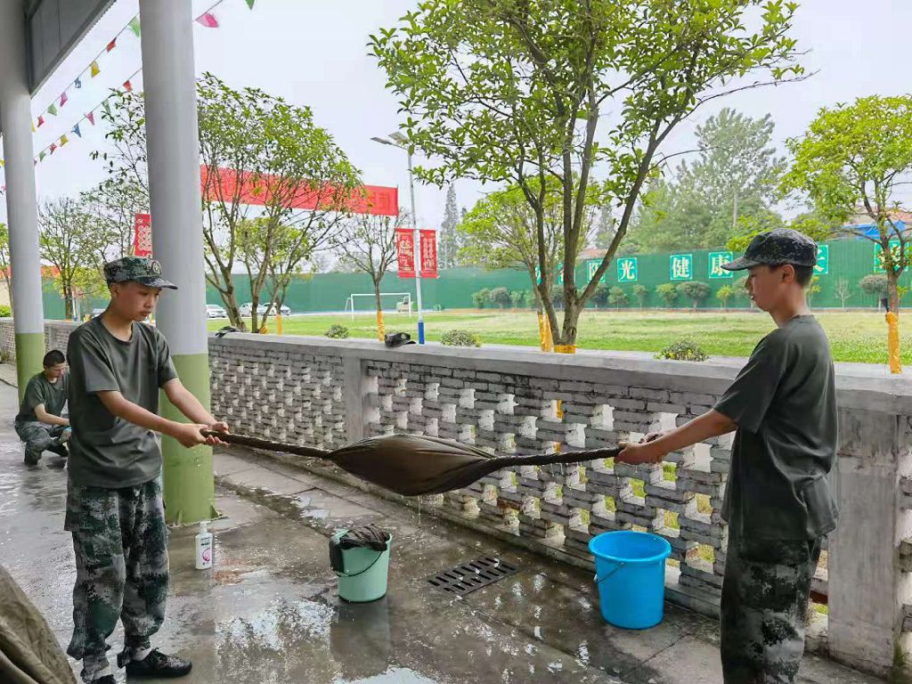 劳动清洁我最棒，团结互助你我他(图1)
