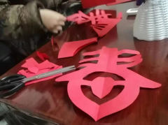 少年管教学校剪福字，挂灯笼，2021福气满满！