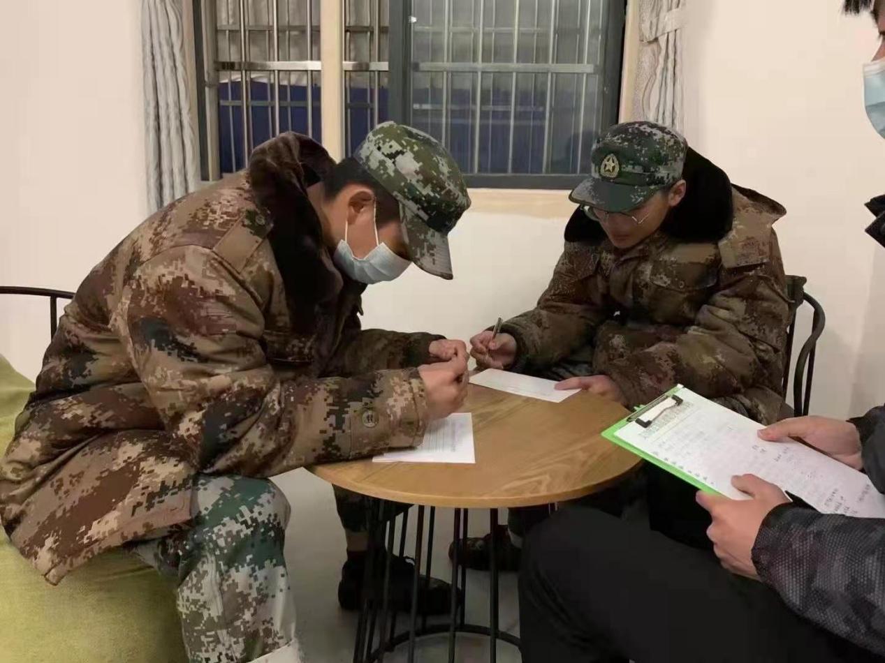 正苗启德老师辅导学生