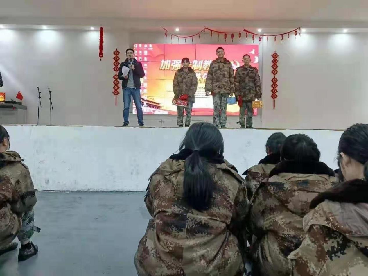 正苗启德表彰大会