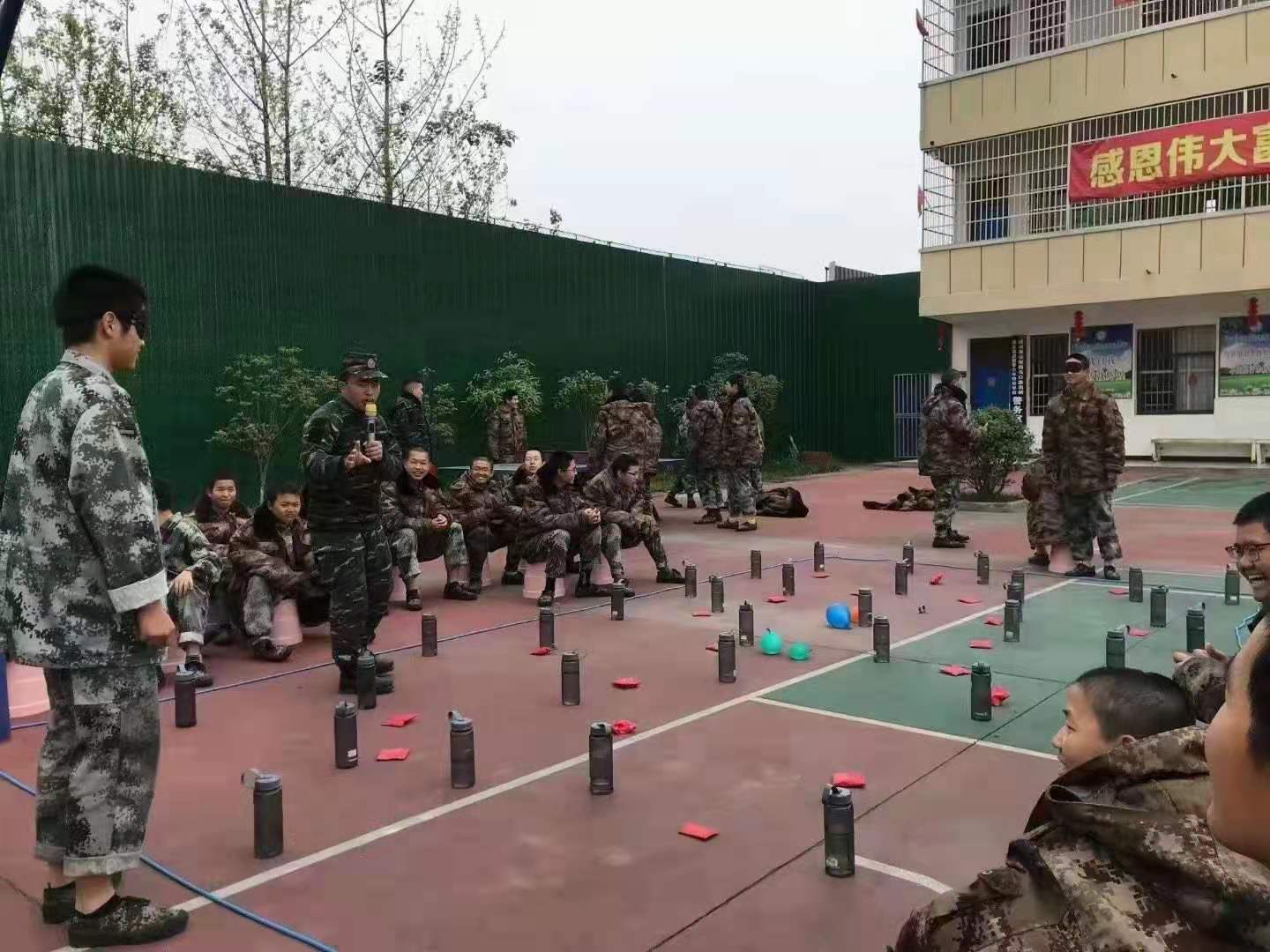 正苗启德学生沙袋游戏