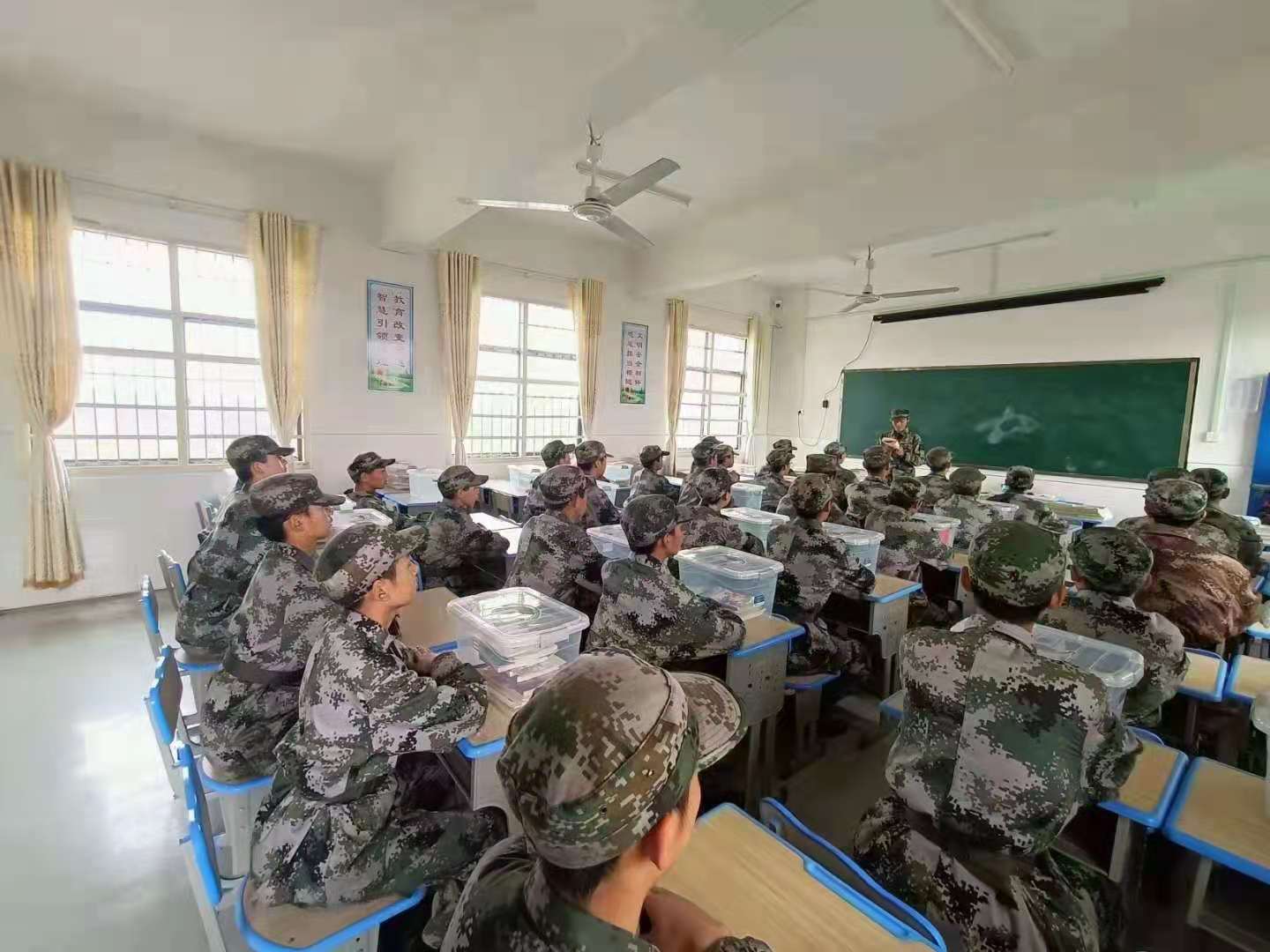 正苗启德学生文化课学习
