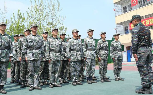 封闭式管理学校有没有(封闭式管理叛逆孩子的学校)(图2)